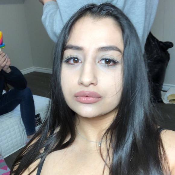 Meet your Posher, Zahra - Picture 1 of 1